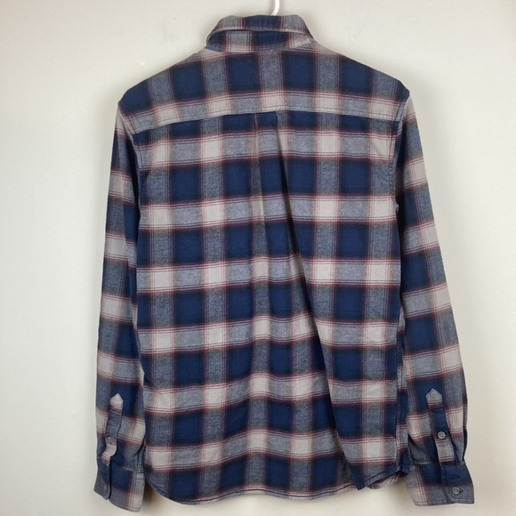 Men’s Flannel Tailored Fit Button Down Shirt - Picture 2 of 5